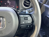 Hondaセンシングの機能のひとつ、アダプティブクルーズコントロール付!アクセルから足を離しても設定したスピードと前車との車間を保ち走行してくれます!車線維持もアシスト☆高速道路で疲労軽減ですね☆