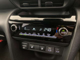 オートエアコンは温度を設定するだけで、自動で風量などを設定してくれます。運転しながら操作も必要ないので、安全性も向上します。