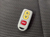 リモコンがあるので楽に車いすを固定できます