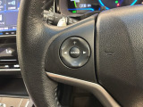 ステアリングにオーディオ操作スイッチが付いています。オーディオ画面に直接タッチしなくても操作が出来ますので、運転に集中できます。