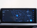 ディスプレイオーディオ(コネクティッドナビ対応)PLUS搭載。T-Connectご契約で2028年11月まで無償で利用できるナビ(期限到来後は有償)と、解約後も利用できる車載ナビが搭載されています。