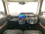 【前方視界】開放的な前方視界!運転がしやすく疲れにくいです♪窓が大きく、見通しがとっても良いおクルマですよ♪
