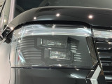 LEDヘッドライトは、点灯の瞬間から最大光量を発揮し、突然暗くなるトンネルなどでの安定感を高めます。