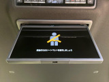【12.8型フリップダウン】大画面モニターで後席でもエンタメをお楽しみいただけます。家族や友人とお出かけする機会が多い方に大人気です♪