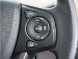◆アダプティブクルーズコントロール◆予め設定した車速内でクルマが自動的に加減速。前走車との適切な車間距離を維持しながら追従走行します。【LKAS】車線維持支援システムでステアリング操作を支援。