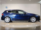 ☆BMWの前後重量配分50:50はエンジン自体をフロントタイヤよりも後ろにずらし、通常はエンジンルーム内に搭載される重量物であるバッテリーをトランクに移動させるなどして実現されています☆