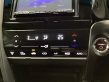オートエアコンで、毎日のドライブを快適に。温度、風量を自動で調整し、理想的な車内環境を提供します。プラズマクラスター技術搭載の、フルオートエアコン。空気の浄化や脱臭に効果があります。