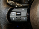 【ステアリングリモコン】ステアリングにオーディオ調節可能なスイッチが装備されていますので運転中でも視線をそらさずにオーディオの調節が可能です!