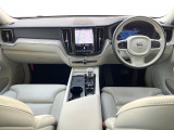 XC60 アルティメットB5 AWD 入庫です!サンルーフ、高音質スピーカーや、シートベンチレーションなどの快適装備が盛り沢山♪もちろんボルボが誇る安全装備も多数搭載されています!