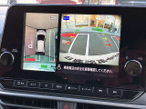 まるで真上から見ているような、視認性の良いアラウンドビューモニターです。駐車が苦手な方でもこれでらくらく駐車できますよ。