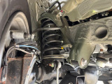 お車を安心してお乗りいただく為には、足回りの定期点検が欠かせません。サービスサポート(有償保証)では無料点検もご提供しており、安心のカーライフをお過ごしいただけるサポート体制が整っています。