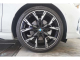 BMW承認の純正タイヤを装備しております☆お問合せ(無料ダイヤル)0078-6002-613077迄お待ちしております。大阪府吹田市芳野町5-55 毎水曜、第二・第三火曜日定休 営業時間10:00〜18:00