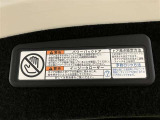 後ろが狭くてもサッと積める。途中で止められる安心のバックドア。後ろの駐車スペースが狭い時に重宝しますよ♪