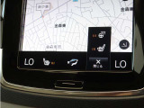フロントシートには、シートヒーターに加えステアリングホイールヒーターも装備しています。シートヒーターはフロントだけでなくリアシートにも装備。4席で独立した調整が可能です。