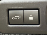 【パワーバックドア】スマートキーや運転席のボタンを押すだけでリアゲートが自動で開閉します!荷物を持っている時や、高い位置にあるバックドアを閉める際に便利な機能です♪