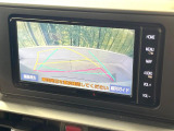 【バックカメラ】駐車時に後方がリアルタイム映像で確認できます。大型商業施設や立体駐車場での駐車時や、夜間のバック時に大活躍!運転スキルに関わらず、今や必須となった装備のひとつです!