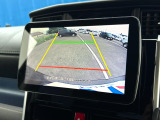 【バックカメラ】駐車時に後方がリアルタイム映像で確認できます。大型商業施設や立体駐車場での駐車時や、夜間のバック時に大活躍!運転スキルに関わらず、今や必須となった装備のひとつです!