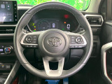 【純正革巻きステアリング】上質な革を使用することで、手にしっかり馴染みとても運転しやすいハンドルです♪