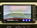 バックでの車庫入れも安心です! リアカメラが付いているバックモニター付のナビを装備しております。操作線もついており距離感も画面から確認できます。