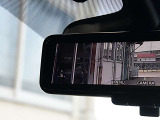 インテリジェントルームミラーです。クリアな後方視界で安全運転をサポートします。
