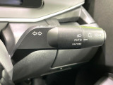 【オートライト】周りの明るさに応じて自動でヘッドライトの点灯・消灯ができる機能です!ライトの付け忘れ・消し忘れなどが無くなり、雨の日や夕方の走行も安心!トンネル通過時も便利ですね♪