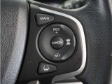 ◆アダプティブクルーズコントロール◆予め設定した車速内でクルマが自動的に加減速。前走車との適切な車間距離を維持しながら追従走行します。【LKAS】車線維持支援システムでステアリング操作を支援。