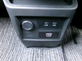 USB電源ソケットやHDMI端子が付いています☆
