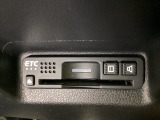 ハンドルの右下にETCがついています。高速道路の料金所の通過も楽々です。カードの取り出しもしやすい場所についています。
