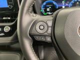 運転中、オーディオの操作をしてて、ハッとしたことはありませんか?ステアリングスイッチは、運転中でもハンドルでオーディオの操作が可能です。安全なドライブをサポートします。
