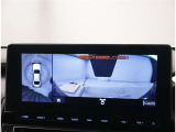 パノラミックビューモニター 車両上空より写したような画像をモニターに表示☆車庫入れや、幅寄せなどに大変便利な機能です♪