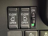 【両側パワースライドドア】スマートキーや運転席のスイッチで後席両側スライドドアの開閉が可能♪電動だから力を入れてドアを開ける必要が無く、小さなお子様でも簡単に開け閉めでき快適です♪