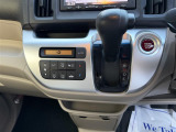 オートエアコン装着車で車内はいつも快適です。