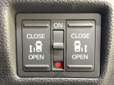 【両側パワースライドドア】スマートキーや運転席のスイッチで後席両側スライドドアの開閉が可能♪電動だから力を入れてドアを開ける必要が無く、小さなお子様でも簡単に開け閉めでき快適です♪