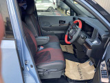 運転席もこの広さで乗り降りに便利!