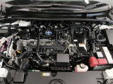 1.8Lハイブリッドシステムは、低速域でのモーターアシストにより力強い発進を実現し、高速走行ではエンジンが効率よく働くことで安定した加速を提供します