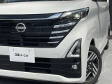 最新式はLEDヘッドランプですね。瞬時に明るい光が夜間の運転をぐっと楽にしてくれますよ。