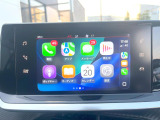 ●Apple Car Play:スマホとの有線接続で、ナビ・オーディオ再生などスマホのアプリ機能が画面でも使える便利機能です!