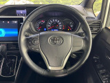 【純正革巻きステアリング】上質な革を使用することで、手にしっかり馴染みとても運転しやすいハンドルです♪