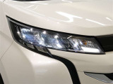 LEDヘッドライトです。デザイン性がよくとても明るいので、夜間の走行や悪天候でも安心です。しかも長寿命!