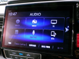 CD、DVD、Bluetooth、AM、FM、スマートフォン接続ができます。