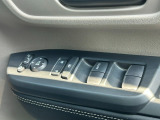 運転席窓操作部スイッチの画像です。