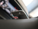 ステアリングパドルシフト『クイックなシフト操作が可能!レスポンスが高く、運転者様のギア変則にしっかりとついてきてくれます!ジャガーと一体となれる装備です。』