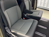 この度は、当店のお車をご覧いただきまして誠にありがとうございます。当店では全国販売・納車も行っております。県によって陸送費用は異なりますのでお気軽にお問い合わせください。
