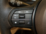 【ステアリングリモコン】ステアリングにオーディオ調節可能なスイッチが装備されていますので運転中でも視線をそらさずにオーディオの調節が可能です!