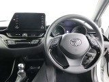 運転席からの操作もしやすいインパネ配置と、見切りのいいアイポイントですので、お車の操作性にも優れていますよ!快適・安心・安全です!!