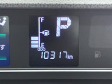 たとえばダイハツのお店にある、たくさんのスマアシ搭載車は、正常に作動する事をしっかり確認します。