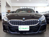 BMW在庫保有台数常時100台以上!ご来店の際はBMW本店(厚木市下荻野140-1)にご来店ください!弊社自慢の全天候型ショールーム!BMW在庫保有台数常時100台以上ございます!