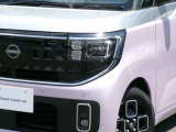 ヘッドライトはLEDなのでとても明るく、広い範囲に照らしてくれます。夜間の運転の安全も高めてくれます。