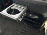 この度は、当店のお車をご覧いただきまして誠にありがとうございます。当店では全国販売・納車も行っております。県によって陸送費用は異なりますのでお気軽にお問い合わせください。
