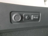 トランク部にオプションの100V AC電源(1500W)を装備しています。